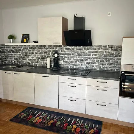 Nelly Apartment *